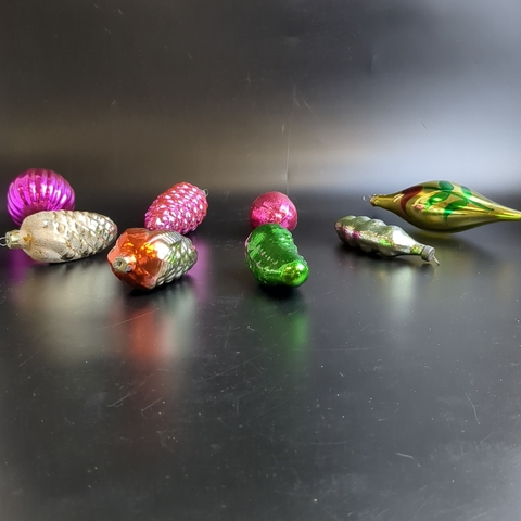 Ёлочные игрушки набор из 8 разных штук, сосулька, шишки и др, стекло, подвесные, винтаж времён СССР 1960-1990 гг. Советские ёлочные игрушки и украшения. Состояние и комплектация на фото.