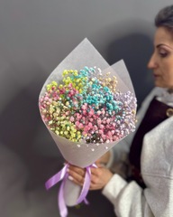 Букет-комплимент из радужной гипсофилы