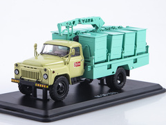 GAZ-53 M-30 Container garbage truck beige-turquoise 1:43 Start Scale Models (SSM)