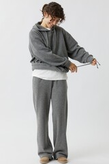 Брюки из трикотажа светло-серого цвета