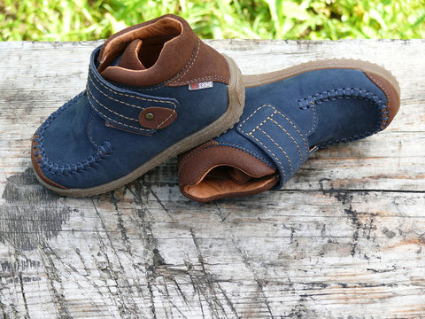 Ботинки для мальчиков кожаные Лель (LEL) на липучке, цвет синий. Изображение 3 из 16.
