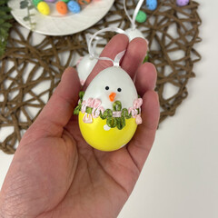 Пасхальный декор, Яйцо разноцветное пластиковое, Курочка ажурная, 4*6 см, цвет микс, набор 3 шт.