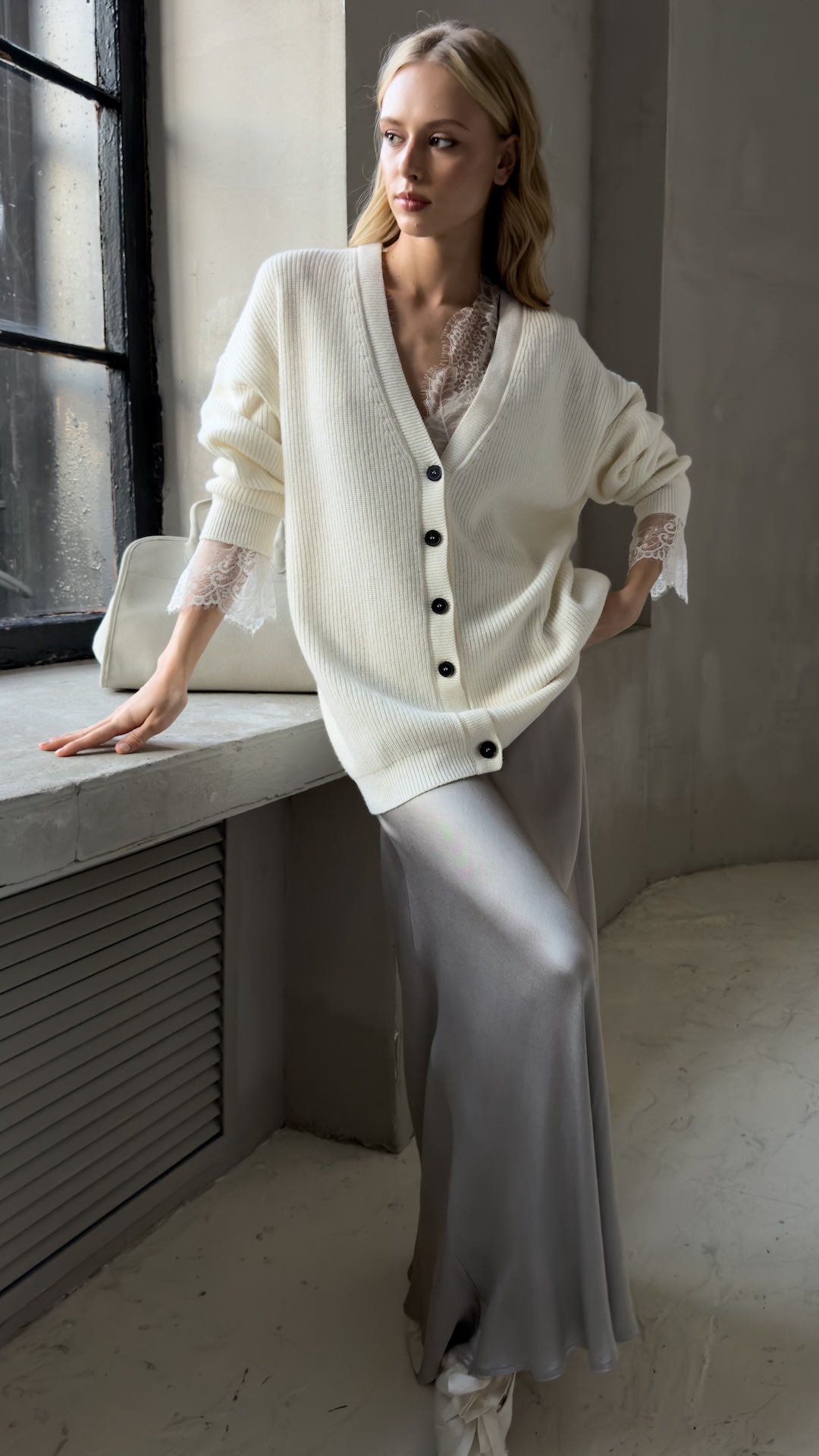 Юбка в бельевом стиле на тонкой резинке