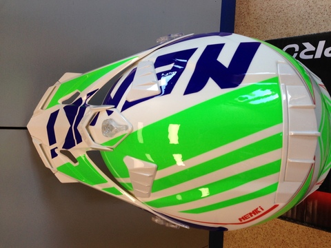 Шлем для мотокросса NENKI NK-316, белый-синий-зелёный