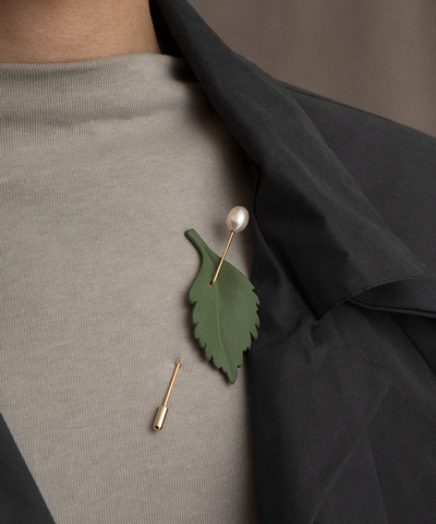 Брошь PIERCED LEAF