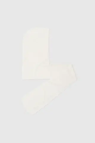 Капюшон из шерсти мериноса