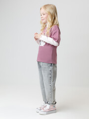 фуфайка  для девочки  КР 302828/темная орхидея к593