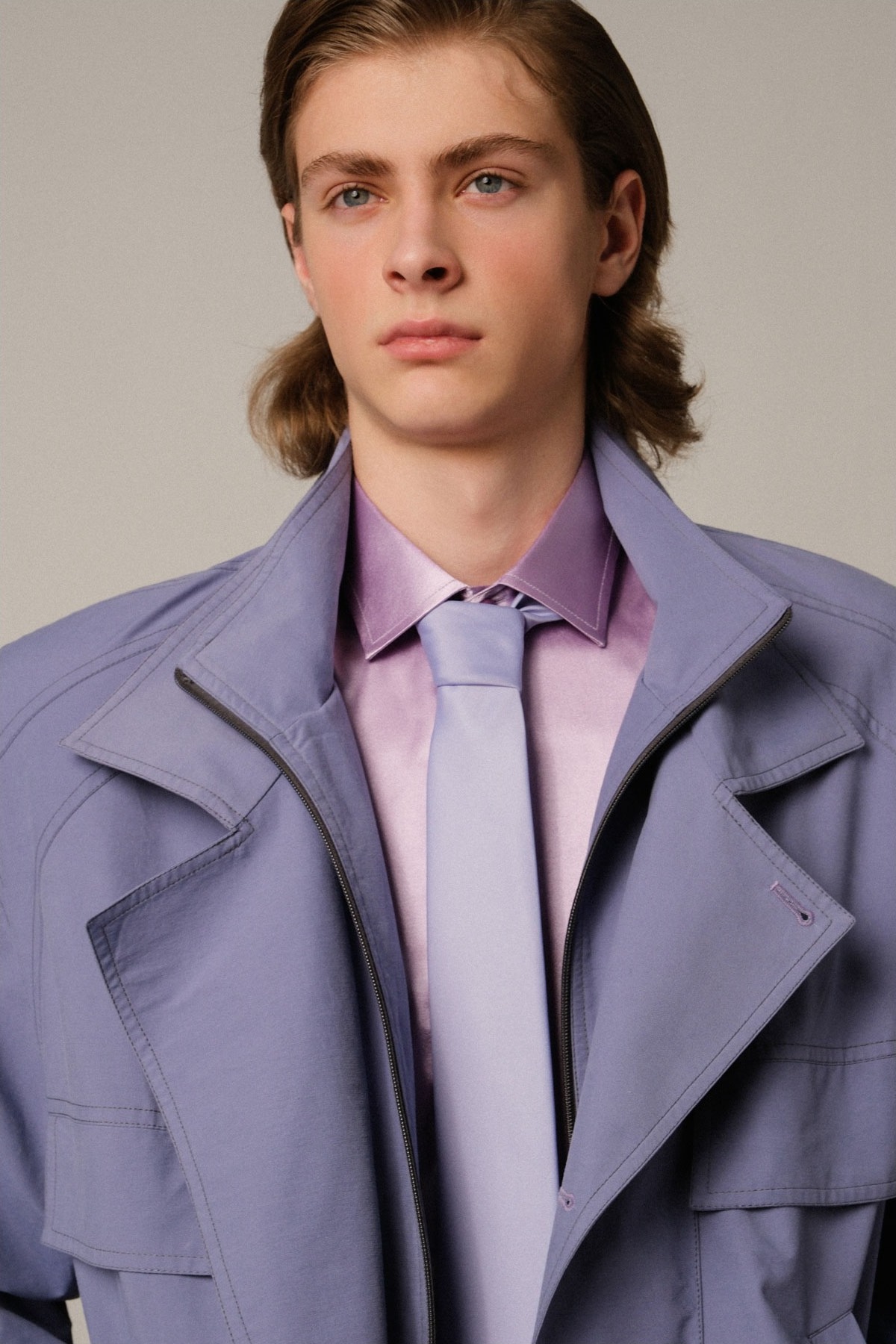 Куртка с объемными плечами