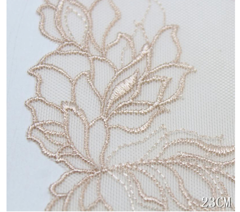 Вышивка на сетке серебристый пион 23 см