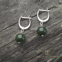 Серьги с зелёным нефритом Д 10мм. Серебро.