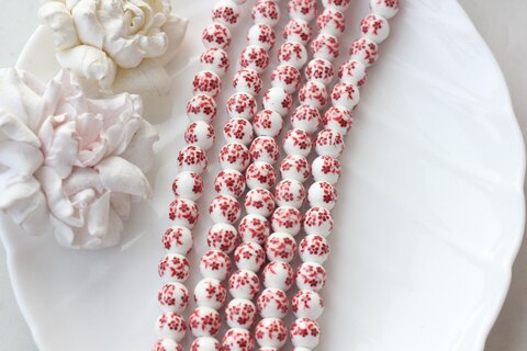 Бусина Шарик, керамика, белая с красной росписью, 8 мм, 1 нить, К149