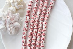 Бусина Шарик, керамика, белая с красной росписью, 8 мм, 1 нить, К149