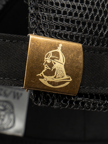 Бейсболка с сеткой «Лапы Русского Медведя» чёрного цвета - золото с 3D вышивкой лого