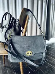 Женская наплечная сумка из натуральной винтажной кожи серо-синего цвета