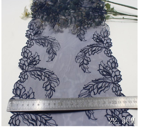 Вышивка на сетке темно-синяя 22,5 см