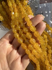 Нить бусин из тонированного кварца 7-8мм (галтовка)