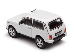 Niva Urban 4x4 white ArModel 1:43