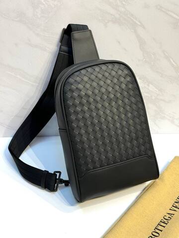 Сумка-слинг Bottega Veneta черный
