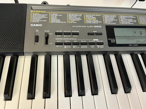 Синтезатор Casio LK-265