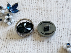 Пуговицы костюмные, d 2,1 см.