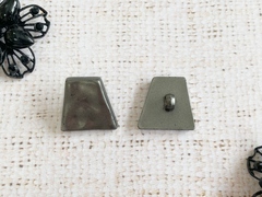 Пуговицы, р. 2,3х2,4 см