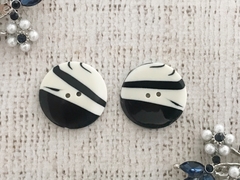 Пуговицы костюмные, d 2,5 см