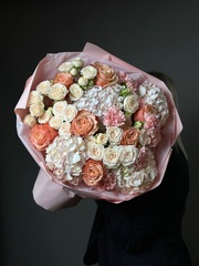 Авторский букет «Благородная классика»