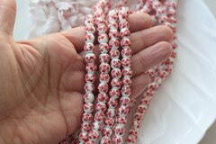 Бусина Шарик, керамика, белая с красной росписью, 8 мм, 1 нить, К149