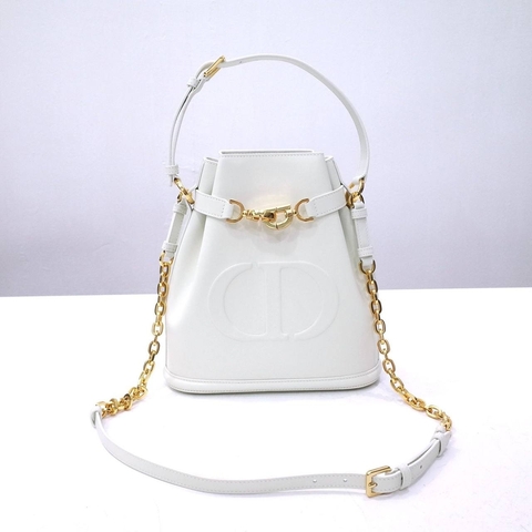 Сумка Dior C'est Dior, модель среднего формата белый