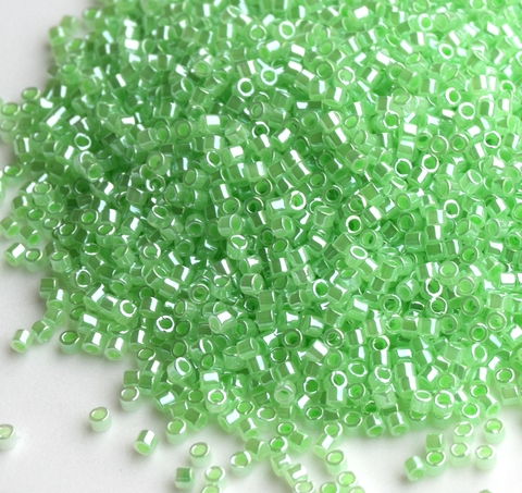 DB-0237 Бисер цилиндрический Миюки делика 11/0 /Miyuki delica 11/0 Ceylon Mint Green