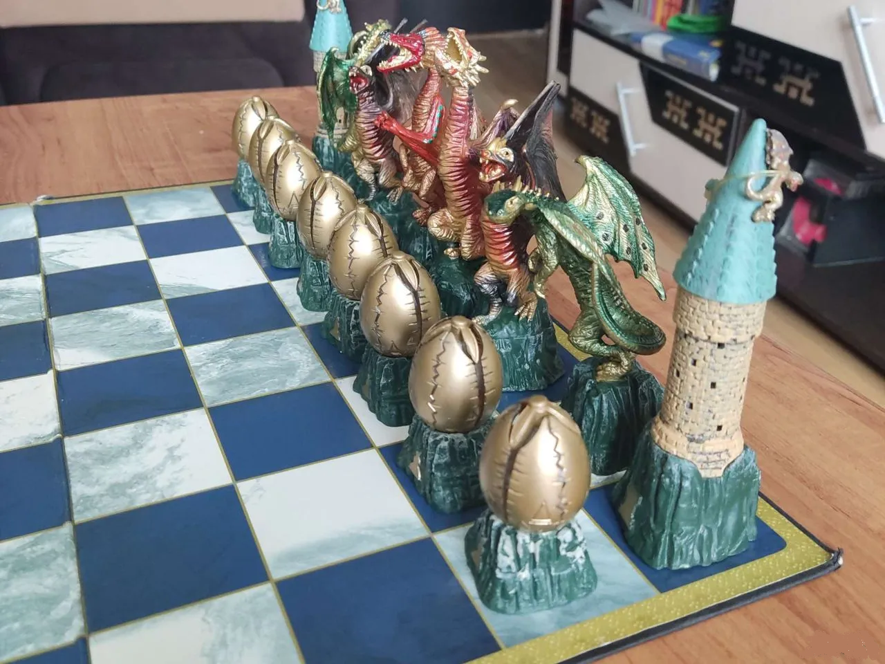 Волшебные шахматы: купить набор Harry Potter Chess Set из фильма Гарри  Поттер в магазине Toyszone.ru