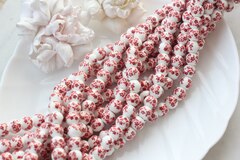 Бусина Шарик, керамика, белая с красной росписью, 8 мм, 1 нить, К149