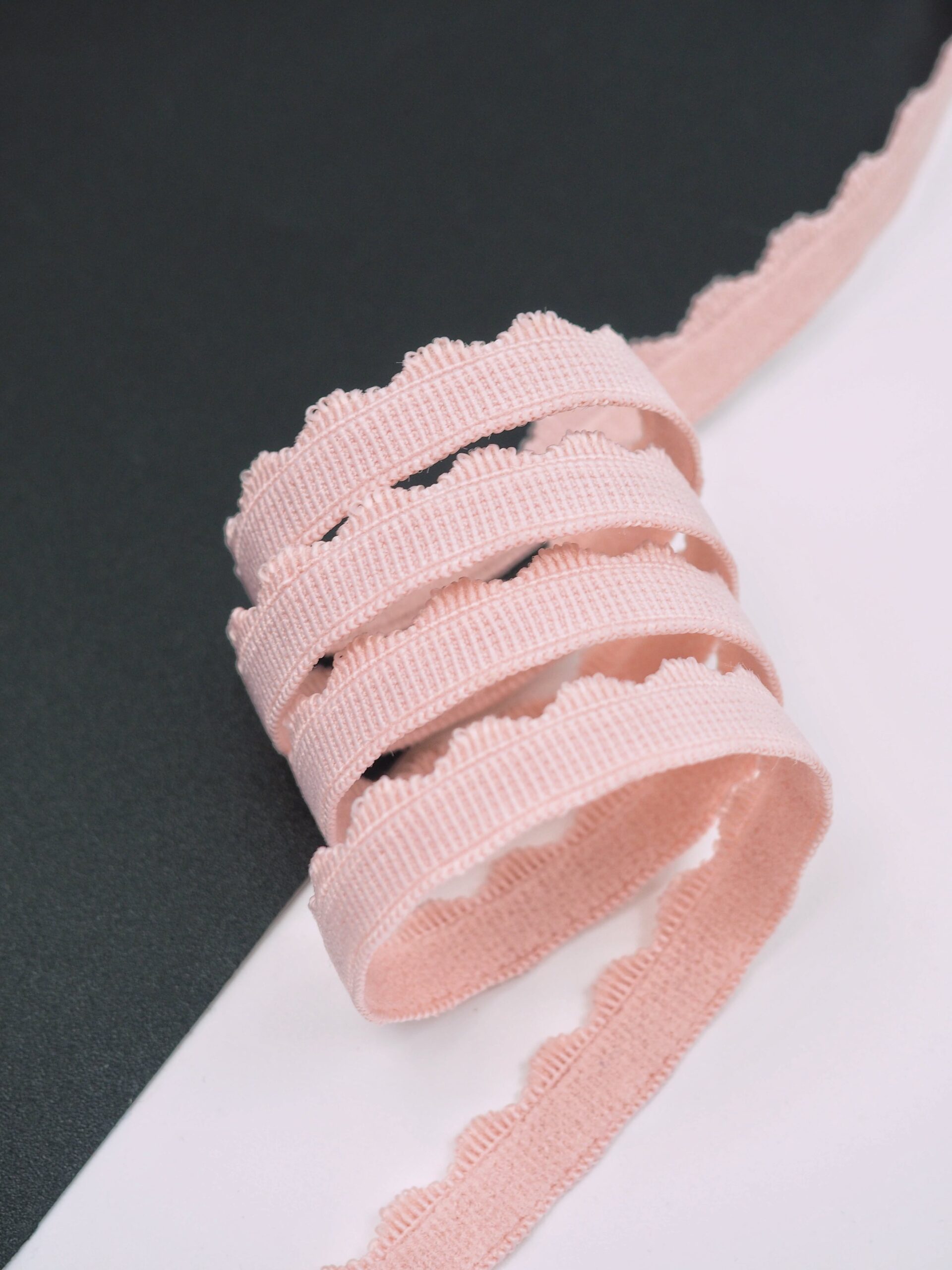 Резинка бельевая пудровая ажурная ширина 8 мм с учетом фестона