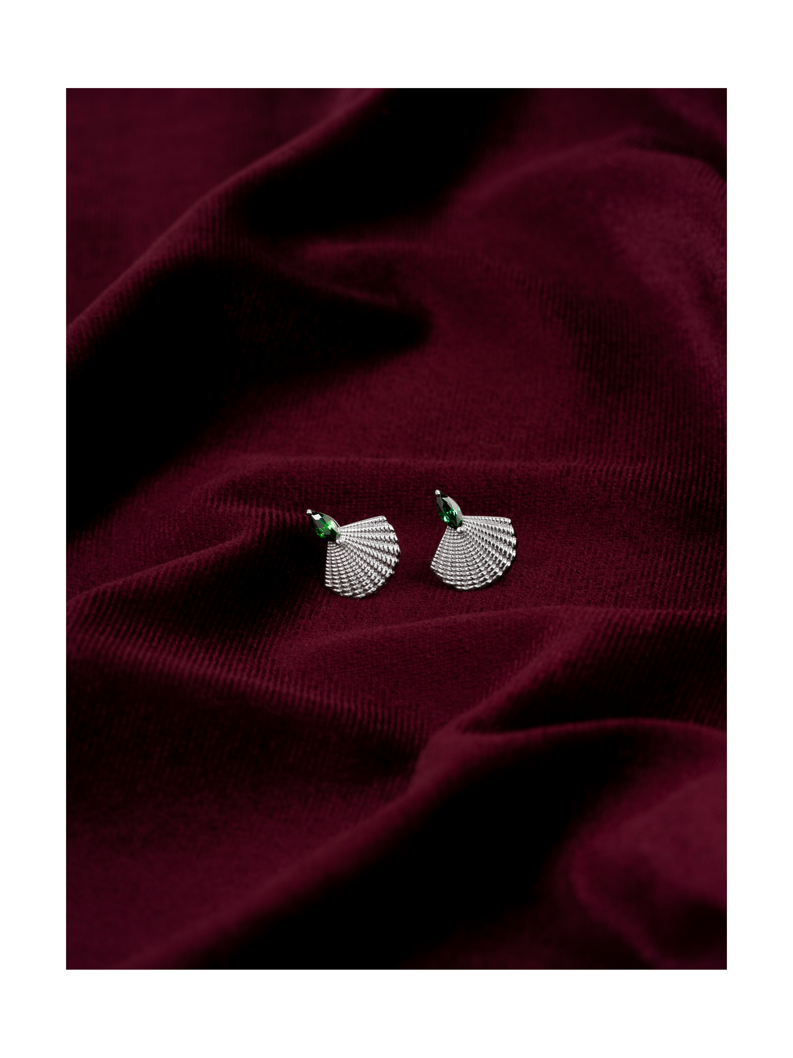Серьги Взмах (изумруд)