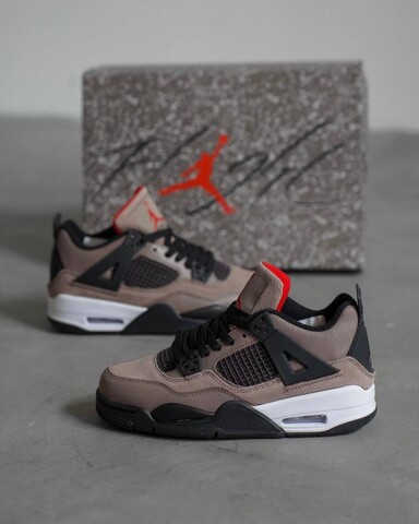 Nike Air Jordan 4