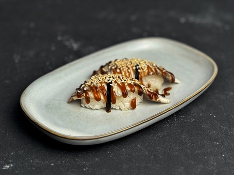 Суши с угрем (2 шт)