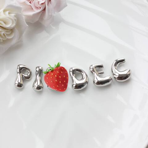 Слово из букв PIZDEC в серебре