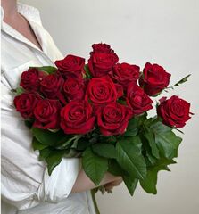 Букет «Алый Виват» 15 шт.
