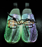 Светящиеся кроссовки с USB зарядкой на шнурках, цвет белый, светится верх. Изображение 9 из 23.