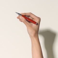 Роллер кораллового цвета Montblanc Heritage Rouge et Noir 