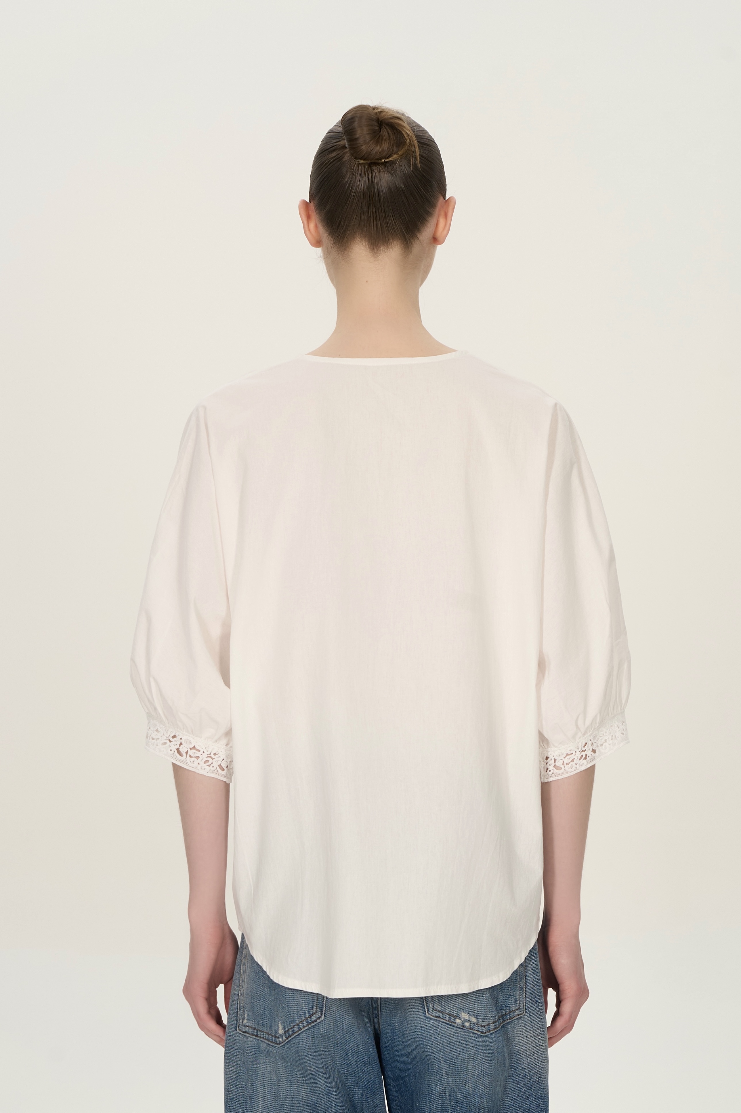 Белая блуза из хлопка