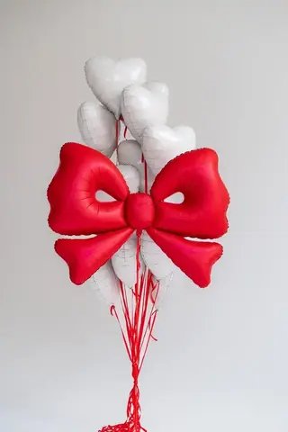 Связка гелиевых шаров Яркий акцент