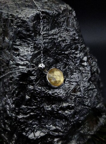 Кулон малый с метеоритом Муонионалуста