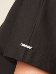 Футболка из премиального хлопка с ассемитричным низом  D49.051 (112736)