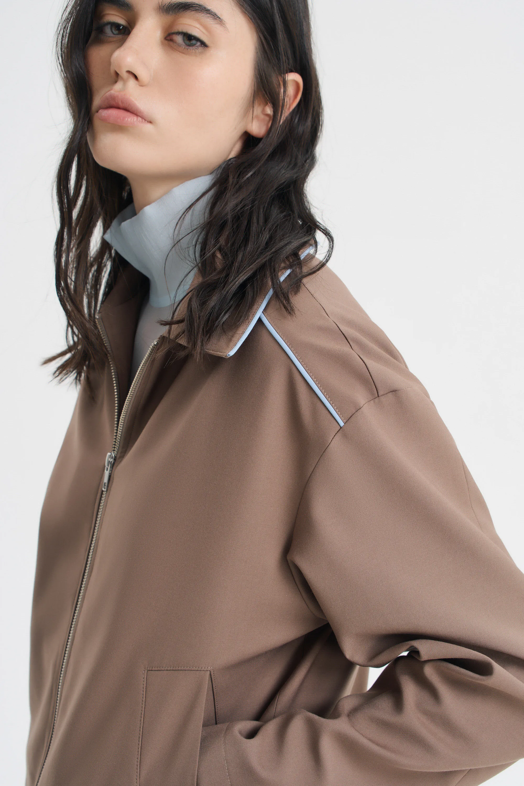 Куртка с контрастным кантом