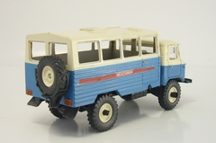 GAZ-66 VM-66 KUNG Medical service Ural Falcon USSR 1:43