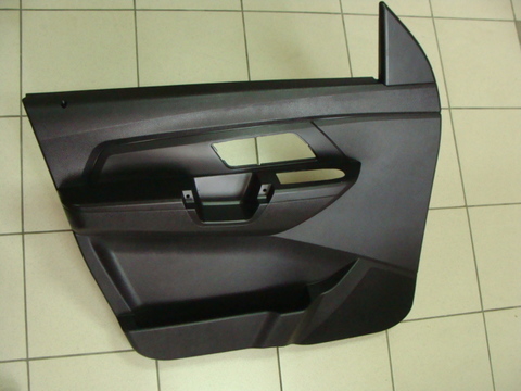 Обивка двери УАЗ 3163 (2018г.) передняя левая (пластик чёрный)