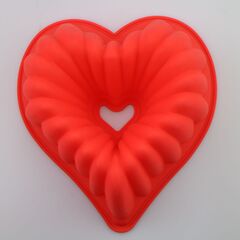 Силиконовая форма для выпечки кексов в форме сердца, 15х15х6 см, цвет красный