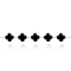 62401- Браслет Trendy из серебра с подвесками клевер с  черной вставкой- 5 мотивов клевер