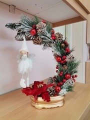 Еловая ветка с ягодами и шишками, еловая лапка искусственная, декор зимний 9 см, набор 10 шт